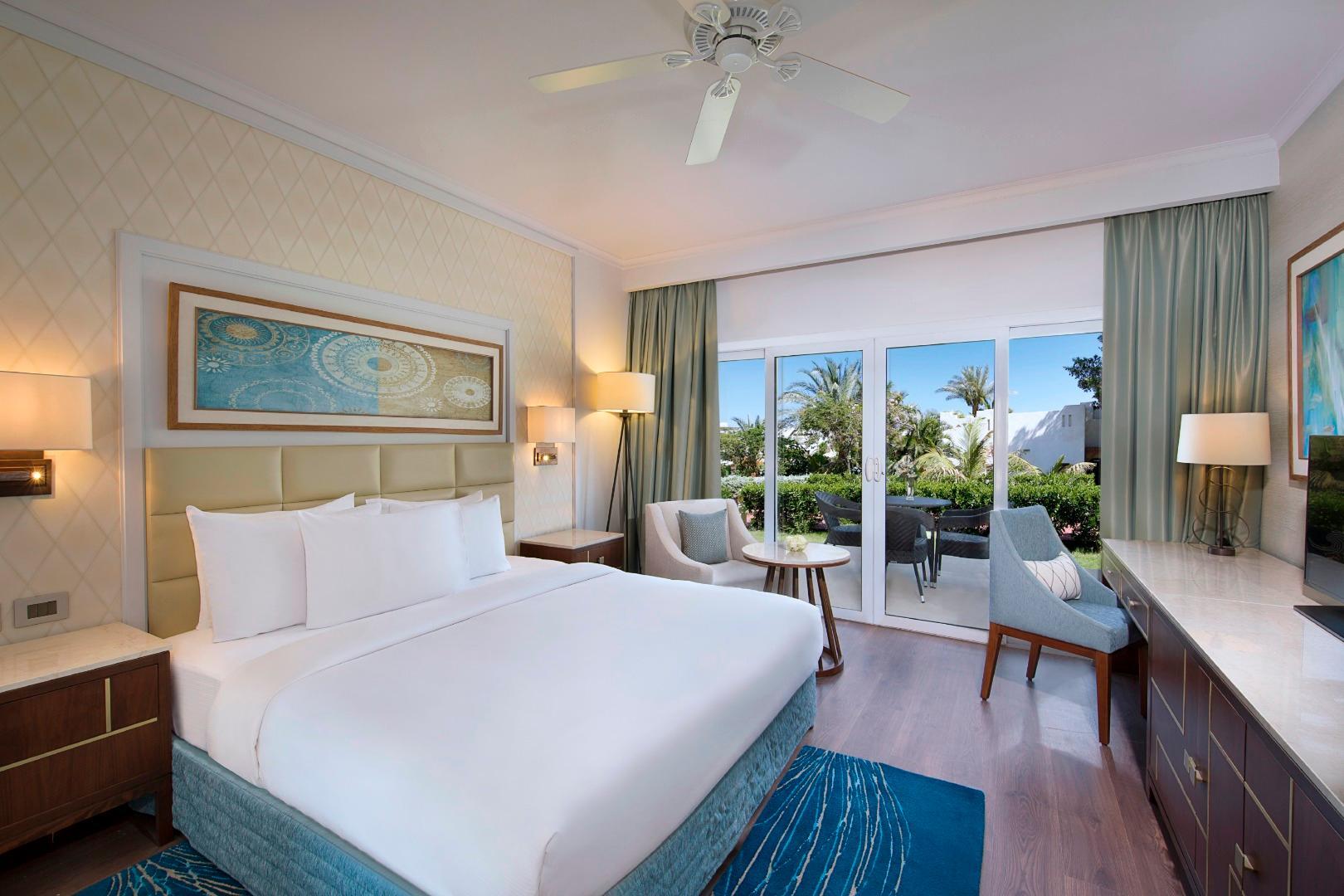Jaz Sharm Dreams 호텔 외부 사진 A guest room at Hilton Maldives Iru Veli